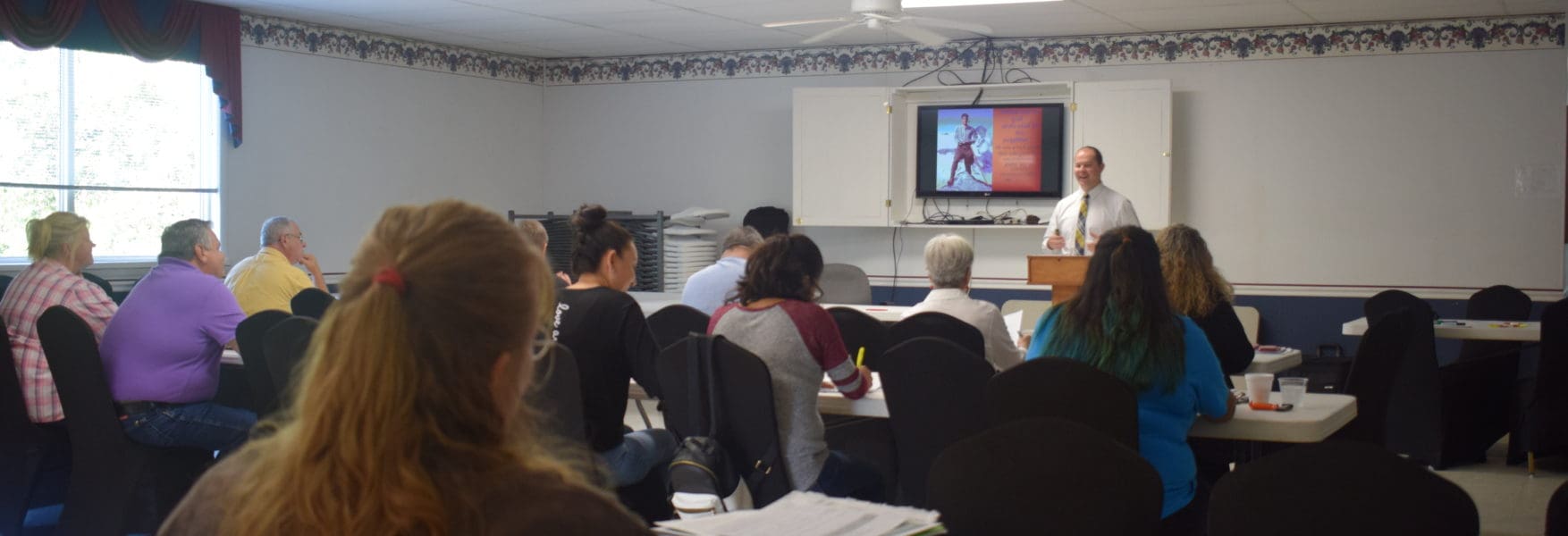 Jason Gale presenting to teachers