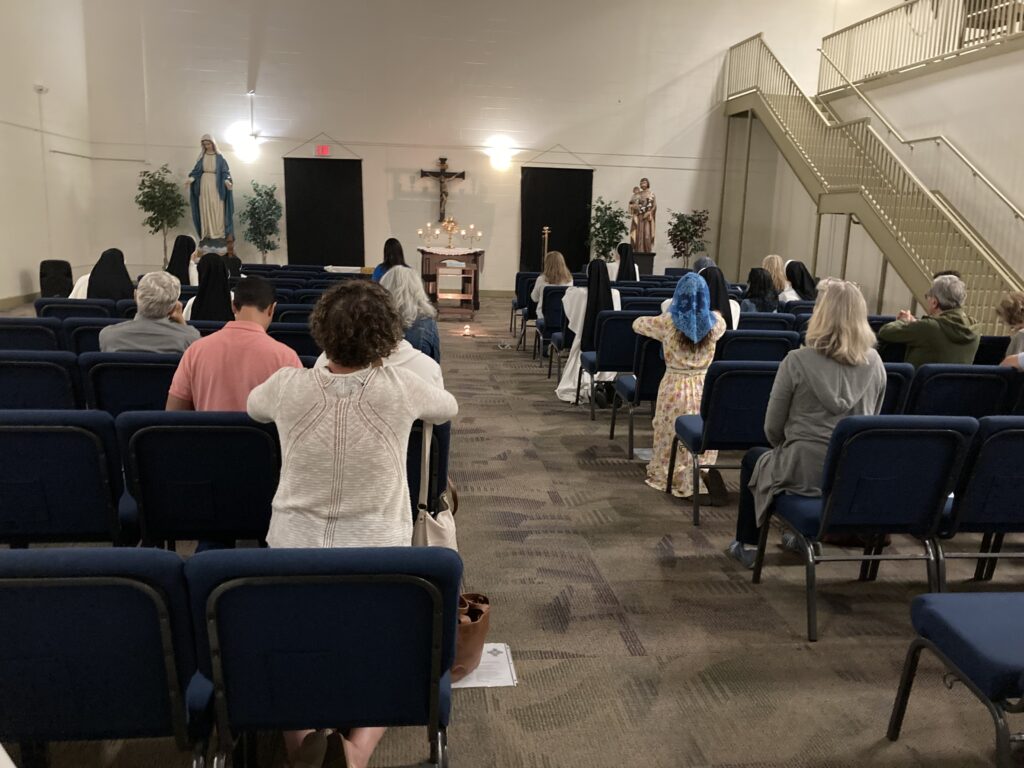 Aquinas Center provides a large spiritual space with chairs and kneelers for different liturgical functions accommodating up to 250 people.