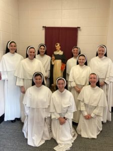 Sisters around St Dominic