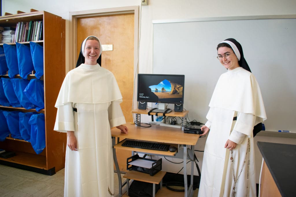 students-and-computer