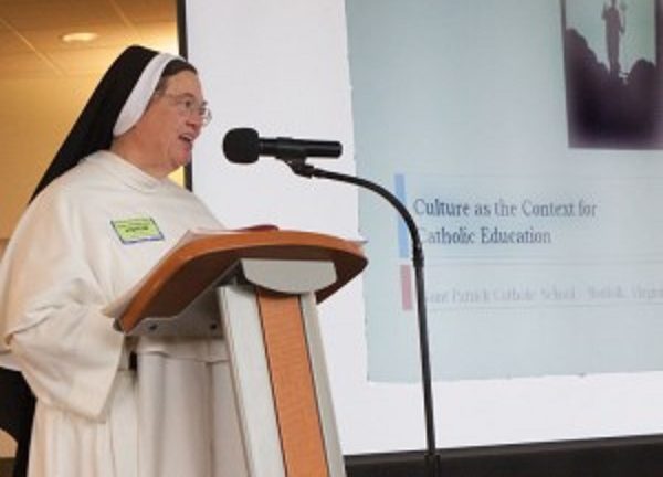 Sister Elizabeth Anne presenting to teachers